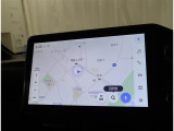 スマートフォンを接続するだけで、おなじみのアプリをディスプレイオーディオでご利用いただけます♪ ハンズフリー通話や音声操作にも対応した便利な装備です(^^)/