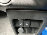 運転席と助手席にはシートヒーター機能付き!直ぐに暖かくなる為、真冬の寒い朝一には重宝される嬉しいアイテムです!