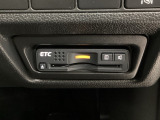 ETCが付いてます。ETC搭載車しか通過できないスマートICが利用できるようになりますよ!現在スマートICの設置箇所も増えてきているので、高速道路利用の幅が広がりますね☆