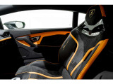 Orange CCB brakes calipersMatt Black Roof rails Style package - Grigio Titans mattSport seats (bi-shell) Cupholder and Smoker package (Apple CarPlay & Android Auto)Rear view camera