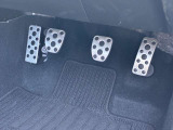 汚れが目立ちやすいアルミ製ペダルですが綺麗な状態で保たれています。