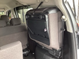 アイデア次第でいろいろな使い方ができる広くて使い勝手のいい荷室。