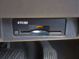 〔2,0ETC〕高速道路必須アイテムETCは最新の2,0タイプを装着済みです。インターチェンジ付近の道の駅の利用なども経済的になりますね!