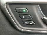 パワーシートは電動で細かく位置を調整でき、ドライビングポジションを快適な位置に合わせられます♪ メモリ機能付きで2パターンまでポジションの記憶ができとても便利です!