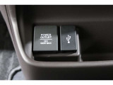 スマートフォンなどの音楽再生が可能なUSB接続ジャック装備車両です♪♪♪