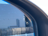 ブライングスポットモニター♪走行中、斜め後ろに車両の存在を検知すると、その方向のドアミラー鏡面上にマークを表示しお知らせ。