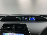 メーターが運転席から見やすいインパネ中央部に配置してるので走行中の視線移動が少なく快適です。