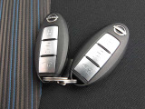 『インテリジェントキ-』機械的な鍵を使用せずに車両のドアの施錠/解錠、エンジン始動が可能なシステムです!