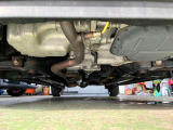 当社は自社認証整備工場も完備しており、納車前整備や一般車検・点検など、お客様が安心して長くお使い頂ける様にメンテナンス面に対して細かく整備しております。ご納車もご安心下さい