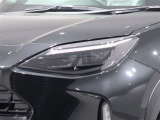 悪天候や夜間走行時も良好な視界を確保し安心して運転できる高輝度LEDヘッドライトを装備!省電力&長寿命。見た目もクールです。