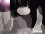 ペダル】MINIはオルガン式アクセルペダルを採用しています。踏み込む足とペダルが同じ軌跡を描くため、かかとがずれにくく、アクセルコントロールがよりしやすくなるメリットがあります