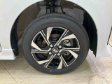 自動車保険もおまかせ下さい!保険資格をもったスタッフがお客様のニーズにあったプランをご提案させていただきます。