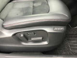 運転席10Wayパワーシート&ドライビングポジションメモリー機能付き