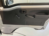 より多くの一般の方へ車を届けれればと思っておりますので同業者様への販売は極力控えさせて頂いております。ご了承下さい。