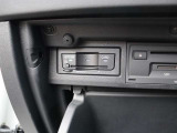 認定中古車保証1年間距離無制限の保証とロードアシスタンスサービスが全車に付帯されています。また、1年間または2年間の延長保証(有償)もご利用いただけます。