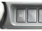 オートマチックハイビームとは、先行車や対向車のライトを認識し、ハイビームとロービームを自動で切り替える機能です。夜道の視界を確保します。詳細は販売店スタッフまでおたずねください。