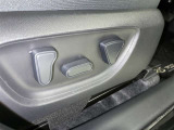 パワーシート搭載。微妙な調整が手軽にでき、ピッタリのポジションで運転することが可能です。