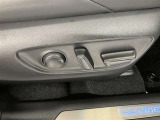 納車前にご案内しますボディーコーティングを施工する事をお勧めします。理由1納車時ピカピカ、2洗車も楽々だし雨で多少の汚れも無くなります、3運転してて気持ちがよいetc.