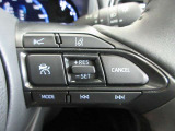 【アダプティブクルーズコントロール】ミリ波レーダーセンサーからの情報によって先行車を認識!アクセルに足をかけることなく、適切な車間距離を保ちながら追従走行をするアダプティブクルーズコントロールを装備♪