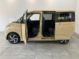お客様にぴったりなおクルマをお選びいただけますように様々な展示車をご用意致しております!ダイハツの軽自動車だけではなく、他メーカー車やコンパクトカー・ミニバンなども数多く取り揃えております!