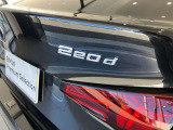 BMW認定中古車は100項目の箇所を徹底的にチェック致します。機械的な箇所や電気系、コンピューターなどを詳細に点検。交換基準に達した部品は整備した後にご納車致します。