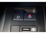 電動パーキングブレーキを搭載。スイッチ操作でパーキングブレーキを作動・解除することが可能ですので、操作の力が不要ですよ♪