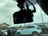 前方・後方・車内を3つのカメラで同時に録画する純正ドライブレコーダーを搭載