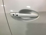 キーをポケットに入れたままでもドアのロック&アンロックができ、雨の日や、荷物の多い日に大活躍!