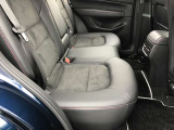 2列目シートもゆったりくつろげる空間になってます。