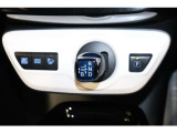 スムーズな走りのCVT、電磁式シフトです。