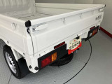 車両状態証明書修復歴の有無も一目瞭然。機能や内装・外装、走行距離、修復歴の有無をチェックし、クルマの状態を10段階にした車両状態証明書。数字や記号を使ってわかりやすく表示しています。