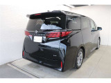 安心のトヨタの中古車は、ご購入後も安心のトヨタロングラン保証付き。別途有償にて選べる延長保証(+1年、+2年)もお選び頂けます。