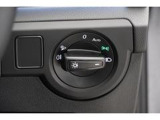 【ライトスイッチ】VW車は、手探りでも手袋したままでも操作しやすいこのスイッチ形状を引継いできました。まさに「合理的」!