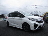 中古車購入時「パンク保証」をご案内しております。万一のパンクやバーストの際に、同等新品タイヤへの交換が可能です。(タイヤと交換工賃が対象です。免責金額と廃タイヤ処分料が必要になります。)