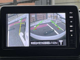 左前タイヤ付近の映像でドライバーの死角を補助。発進低速時の障害物、溝等の確認が出来ます。