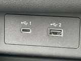 前席USB電源です。