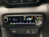 オートエアコンは温度を設定するだけで、自動で風量などを設定してくれます。運転しながら操作も必要ないので、安全性も向上します。