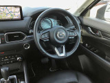 運転手が目線を落とさずに情報を得られるレイアウトを意識して設計されたマツダレイアウト
