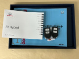 メンテナンスノート【点検整備記録簿・保証書】、取説も揃ってます。スマートキーはバッグなどにしまったままボタン操作でエンジン始動・停止やハイブリッドシステムの起動や停止ができて大変便利です