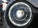 切れにくく明るいLEDヘッドライト装備