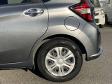 《サポカーSワイド》車両  緊急ブレーキに加え、ペダル踏み間違い加速抑制装置付き車両です。しかも車線逸脱警報や先進ライトが搭載されております。カーパレス福山は自動車事故の無い世の中を願ってます。