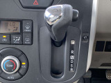毎日全国の仕入れ先から厳選した車を仕入れております!プロの査定士の検査を受けた車を仕入れ、入庫後も社員が1台1台を走行チェックや状態確認・装備確認などを入念に行います。
