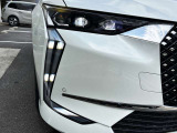 フルLED化により、従来より明るさも照射範囲も大幅に向上、瞬時に反応するため夜間走行の安全性を高めます。 さらに消費電力もキセノンの65%、ハロゲンの50%で、燃費の向上にも貢献しています。