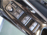 電動格納&ミラー角度調整機能付きです。