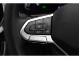 【ステアリング左側】ACCなどの運転支援の操作のスイッチ類です。ACCは高速道路などで前に走る車との距離を保ちながら追従走行する運転支援システムです。