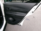 運転席側リヤドア内張。