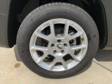 それぞれの車種専用設計のホイール、その足元で、自分の道を切り開いていく。