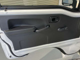 車両状態証明書修復歴の有無も一目瞭然。機能や内装・外装、走行距離、修復歴の有無をチェックし、クルマの状態を10段階にした車両状態証明書。数字や記号を使ってわかりやすく表示しています。