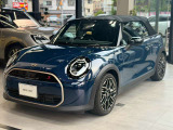 お洒落でキュートなMINI!インテリアは機能性とデザインが融合されたスタイルです。よく見るとエアコンの操作パネルは、MIMIマークなんです!!