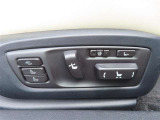 運転する時はドライビングポジションが気になりますよね。パワーシートで座席位置の微調整もしっかりできます。高級感がある装備としても人気があります。